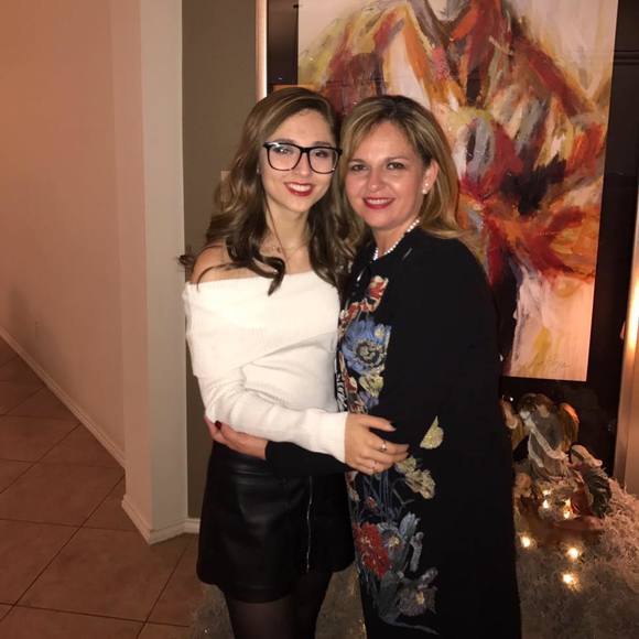 Meet your Posher, Edna - Picture 1 of 1